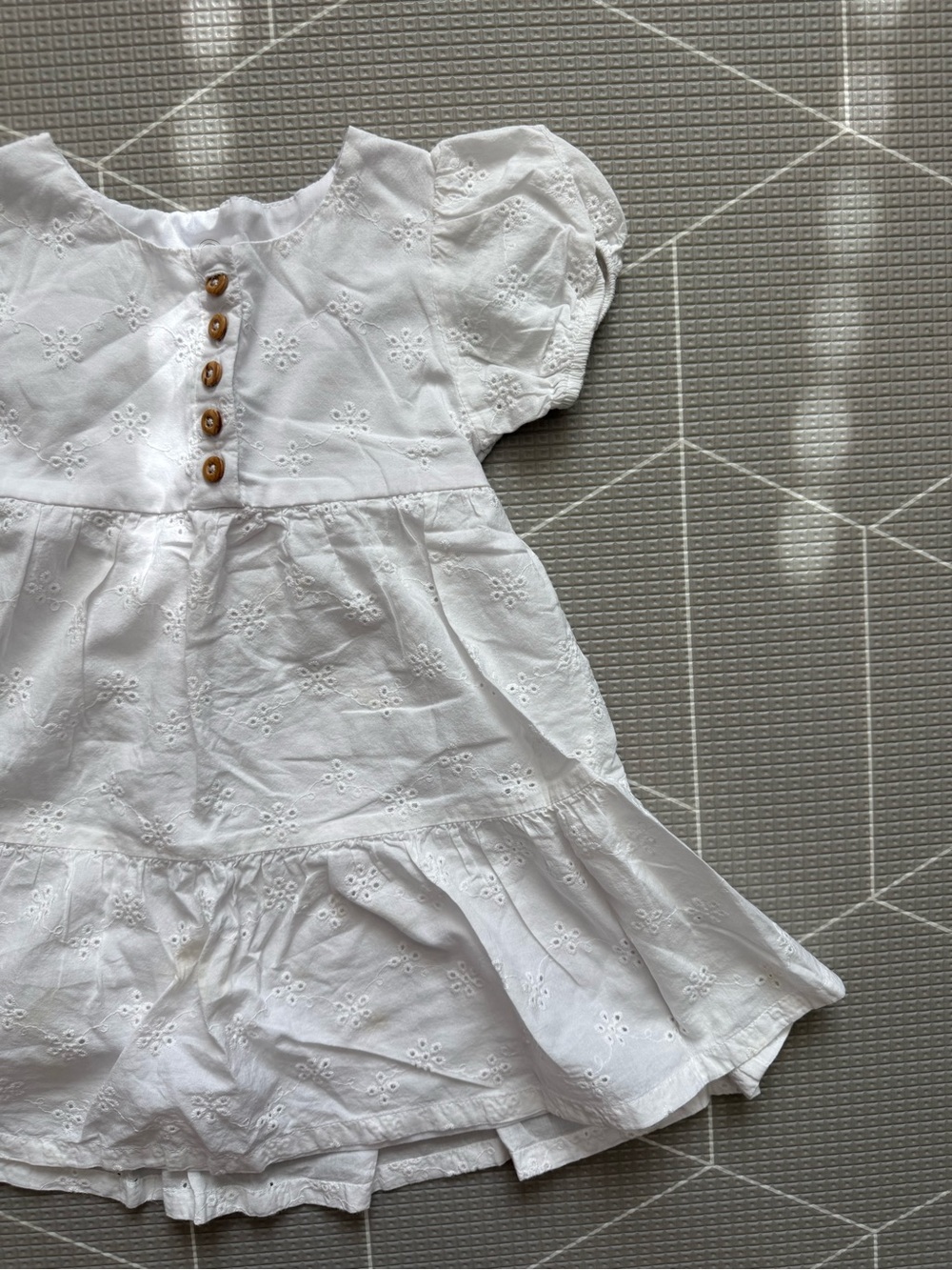 Wonder nation|FREE w kids purchase Baby girl/toddler White Eyelet Dress,ruffles•